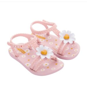 Sandalias para niña color rosa floreado.