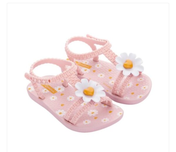 Sandalias para niña color rosa floreado.