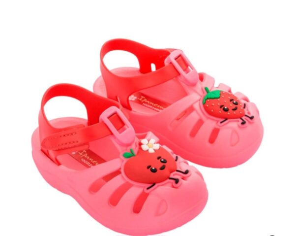Sandalias para niña color fresa.