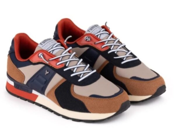 Zapatilla casual multicolor.