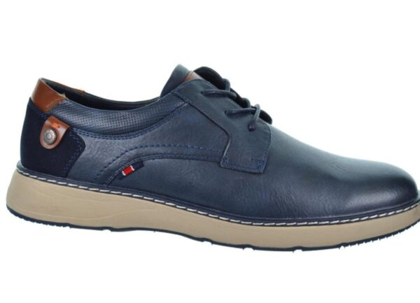 Zapato azul marino.