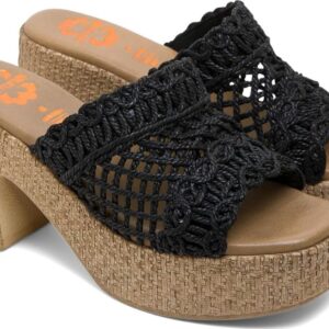 Suecos negros de bordado negro.