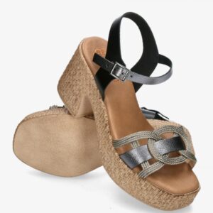 Sandalias de plataforma, tacón medio negra y gris.