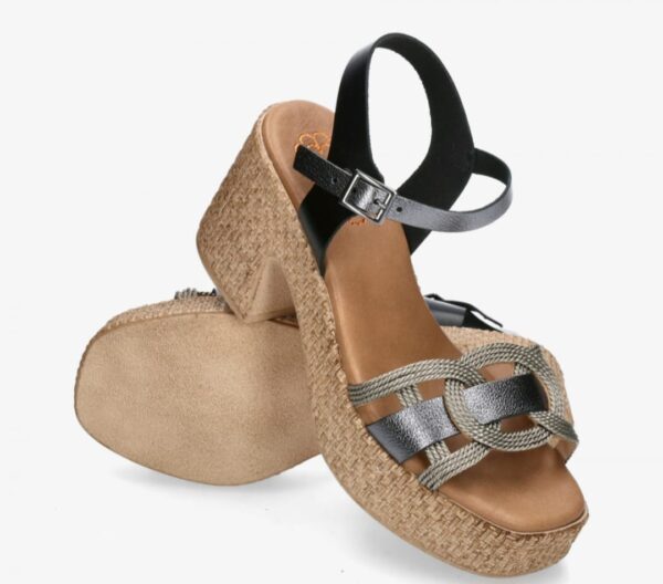 Sandalias de plataforma, tacón medio negra y gris.