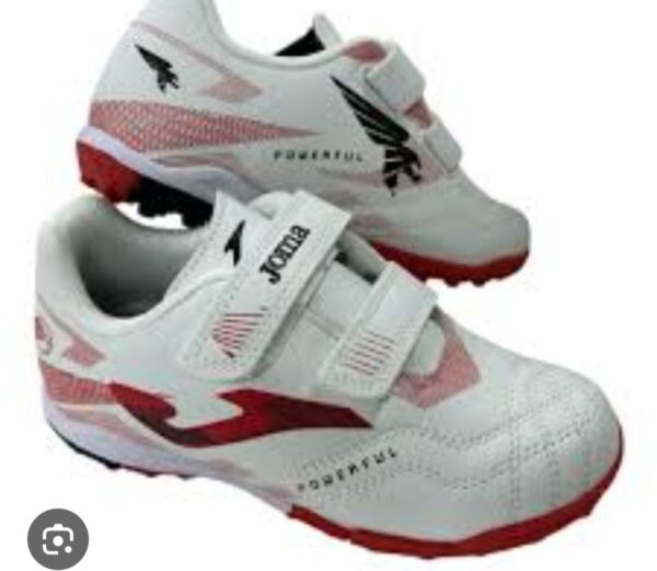 Zapatillas deportivas con velcro blancas roja.