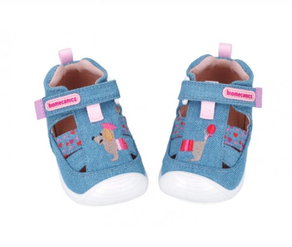 Zapatos con velcro color jeans vaquero.